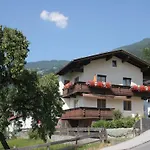 Appartamento With Balcony In Hart Im Zillertaler *