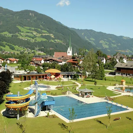 With Balcony In Hart Im Zillertaler 아파트