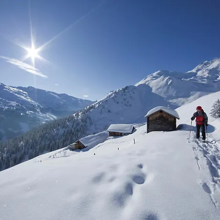 With Balcony In Hart Im Zillertaler * 푸겐