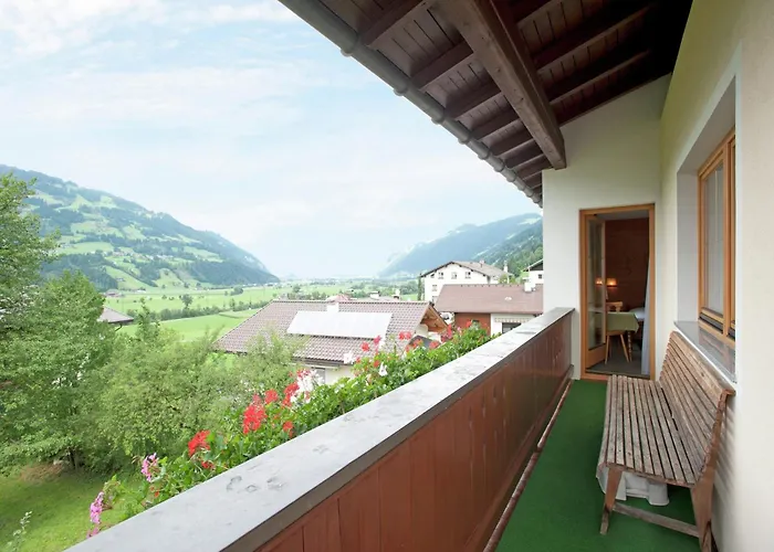 With Balcony In Hart Im Zillertaler Appartamento