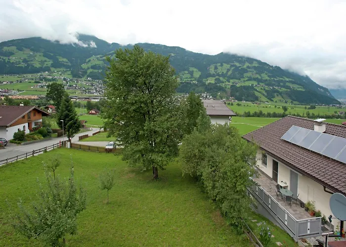 With Balcony In Hart Im Zillertaler 公寓 *